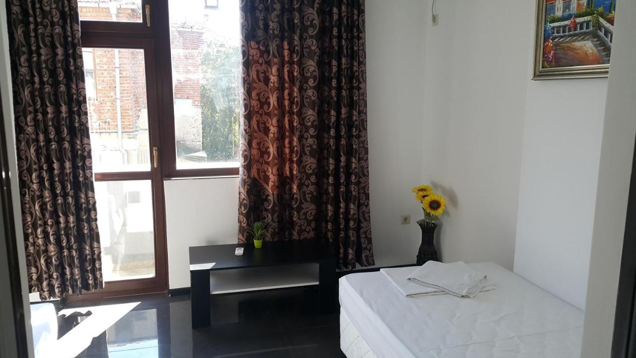 בורגאס Central Beach Guest Rooms מראה חיצוני תמונה