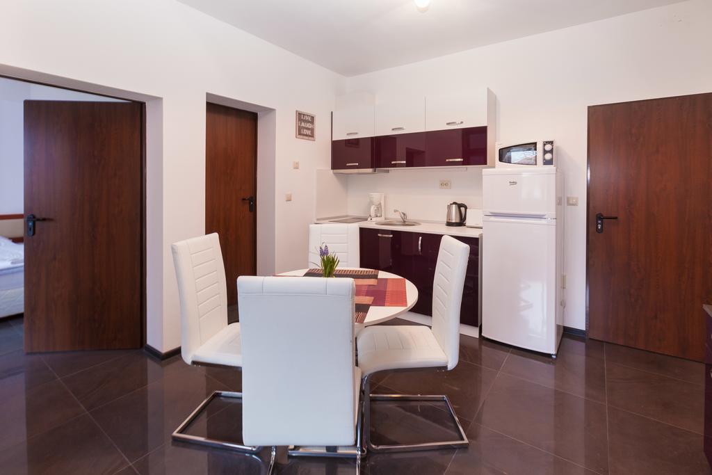 בורגאס Central Beach Guest Rooms מראה חיצוני תמונה